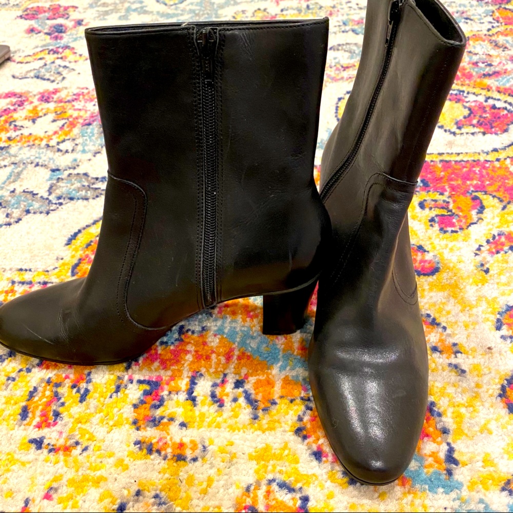 Bass black leather booties
